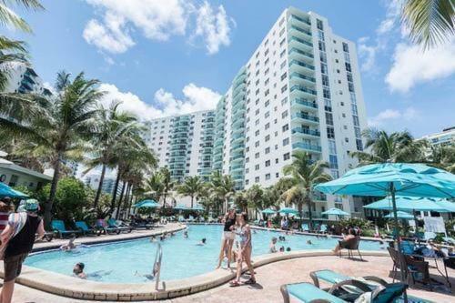 Tides Apt On Hollywood Beach Aparthotel Exterior photo